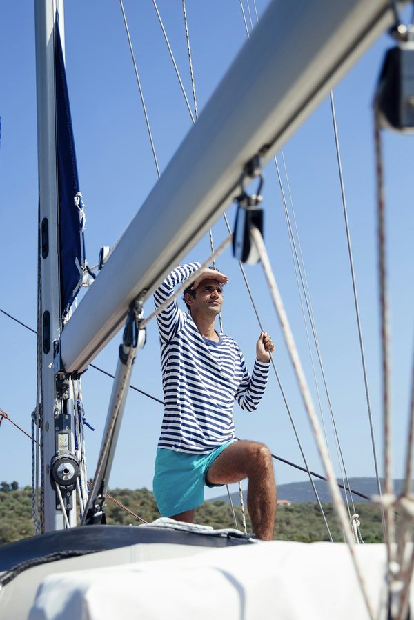 Marinière personnalisée : choisir entre une finition brodée ou imprimée